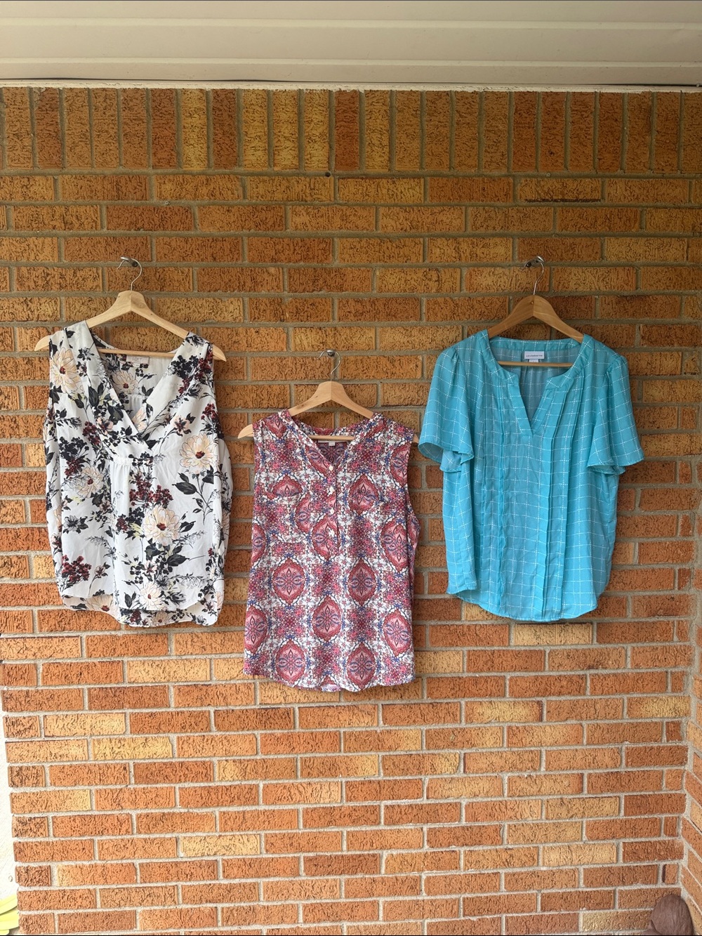 Loft & Liz Claiborne (3) Bundle Blouse Womens Large Sleeveless and Short Sleeve